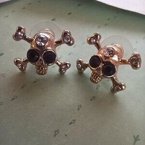 Skull and Crossbone earrings